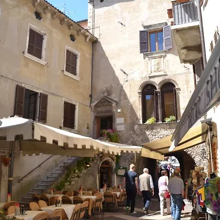 Appartamento Originari Del *